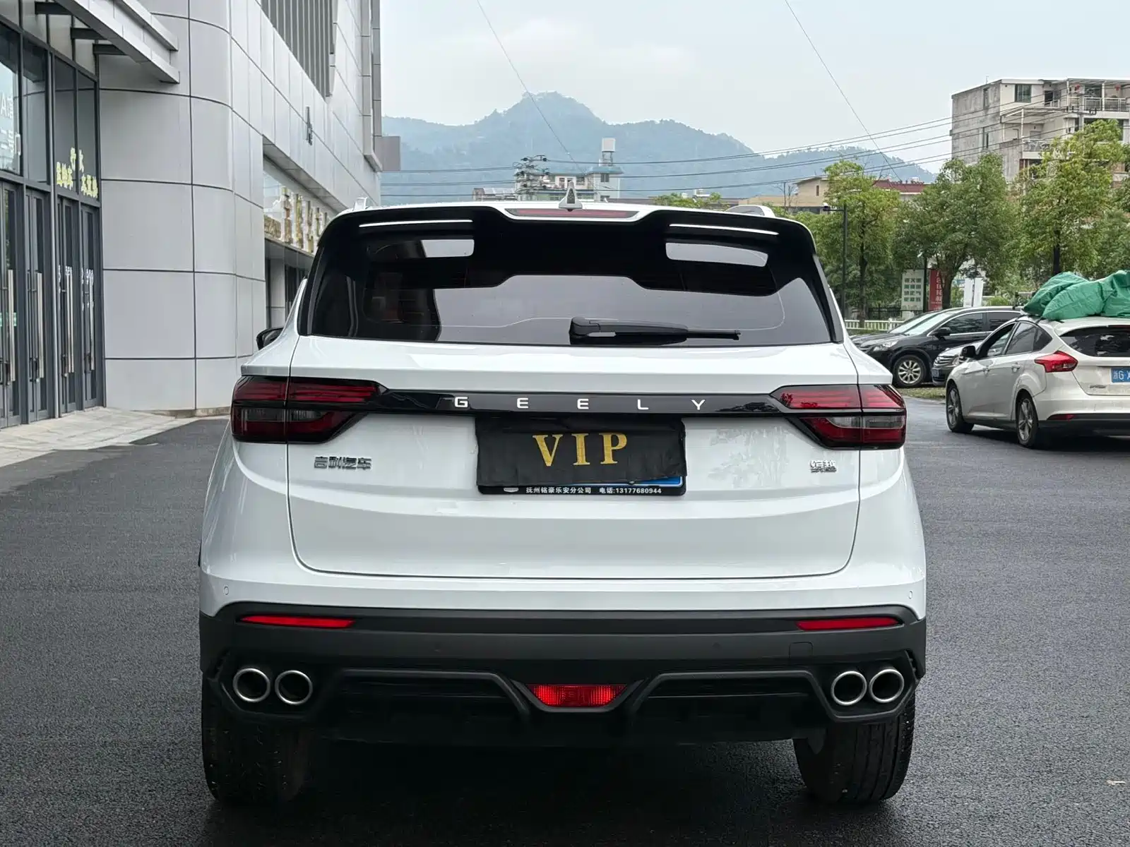 Фото 13 - Geely Coolray