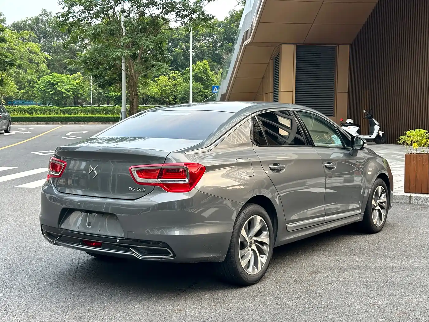 DS 5LS 2015 2014 1.6T Luxury THP160