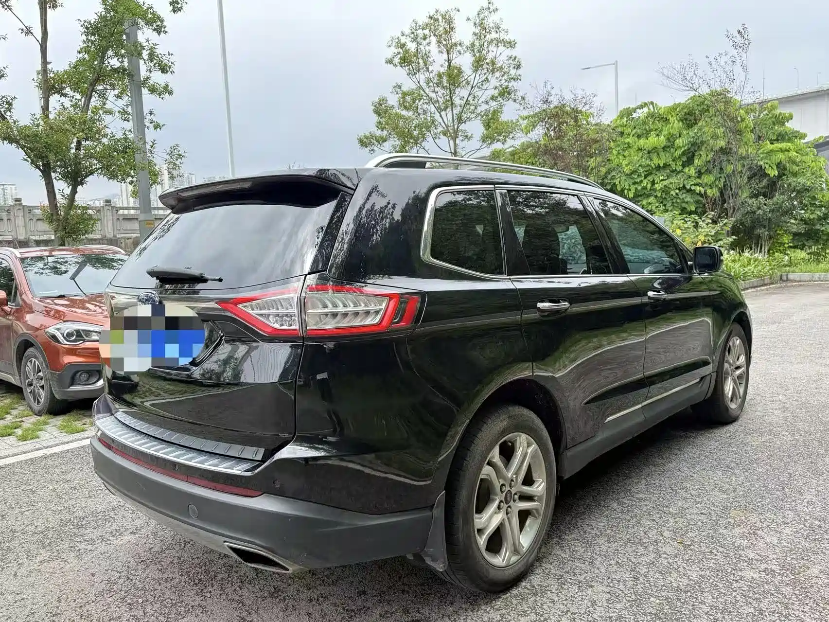 Фото 11 - Ford Edge