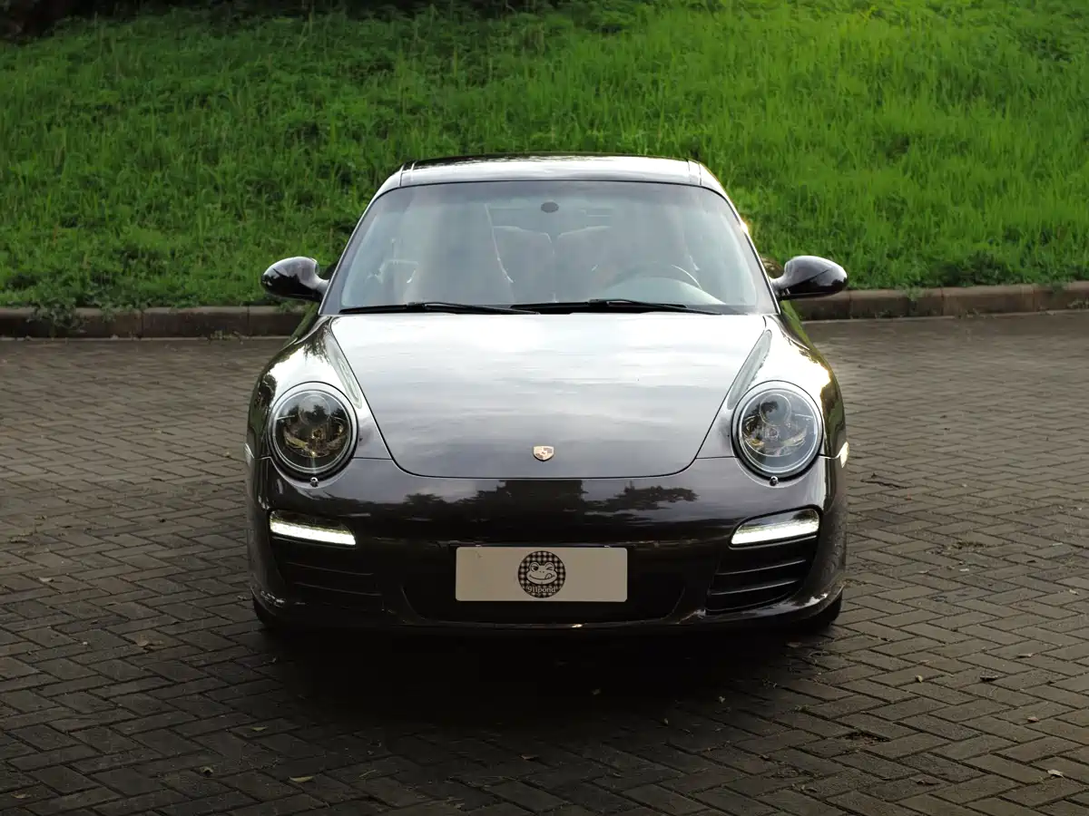 Фото 2 - Porsche 911