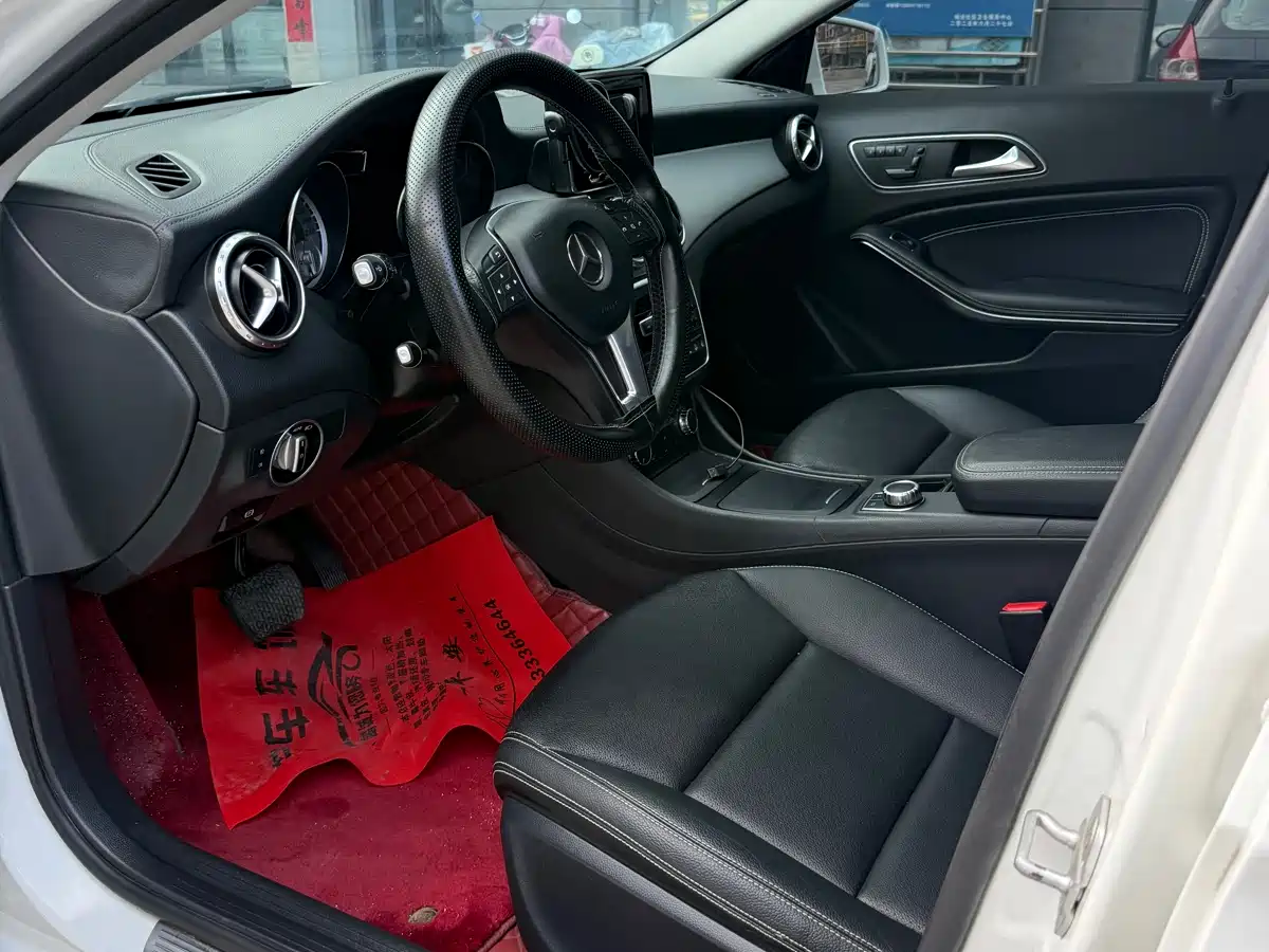 Mercedes-Benz GLA 2015 GLA 220 4MATIC Luxury фото 7