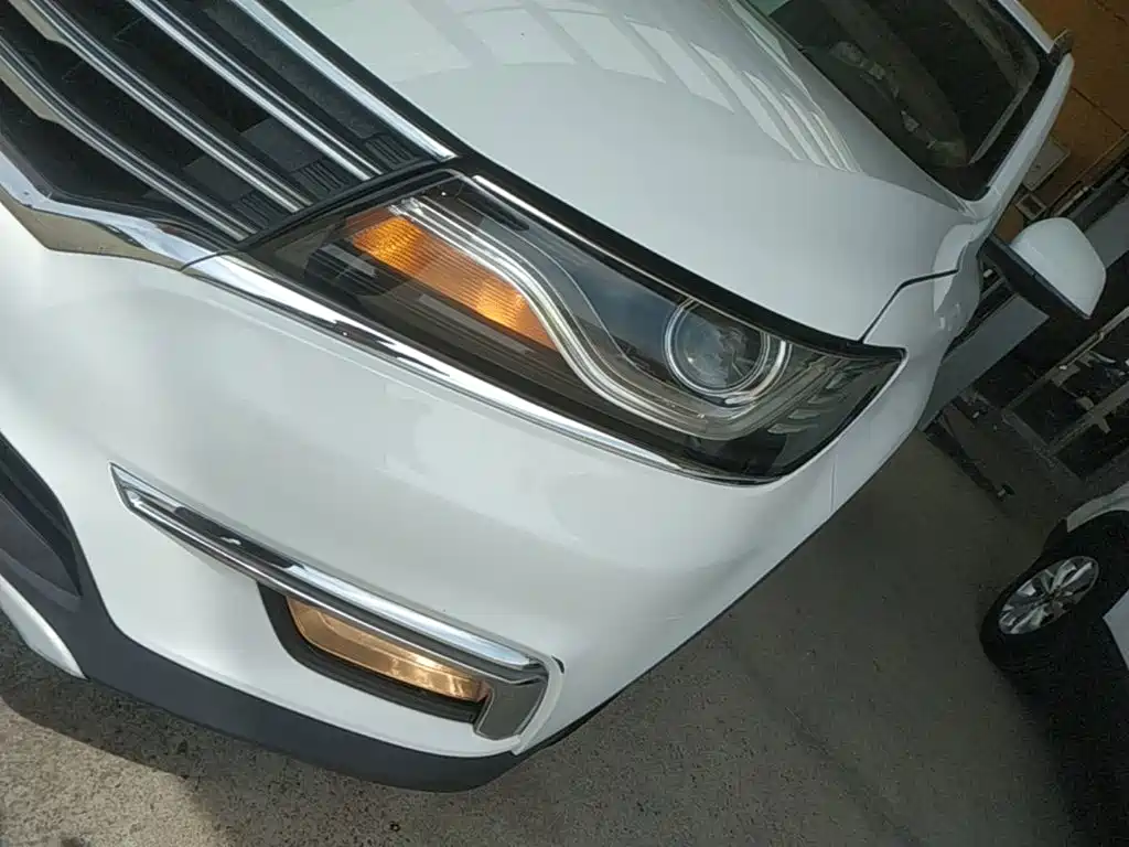 Фото 24 - Roewe RX5