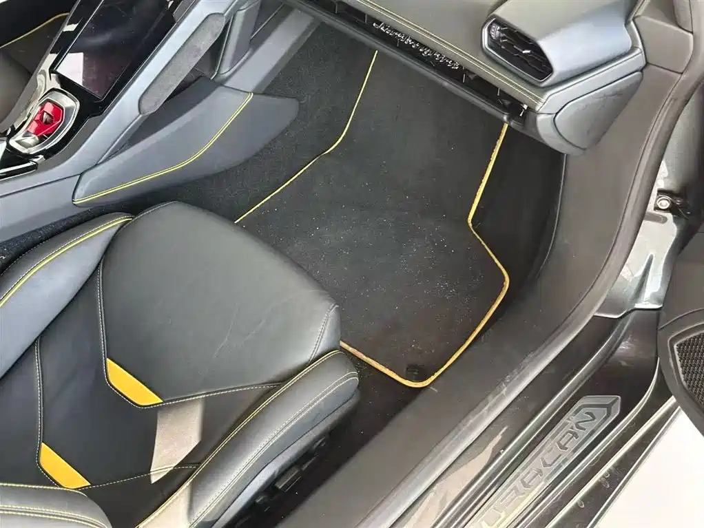 LAMBORGHINI HURACÁN