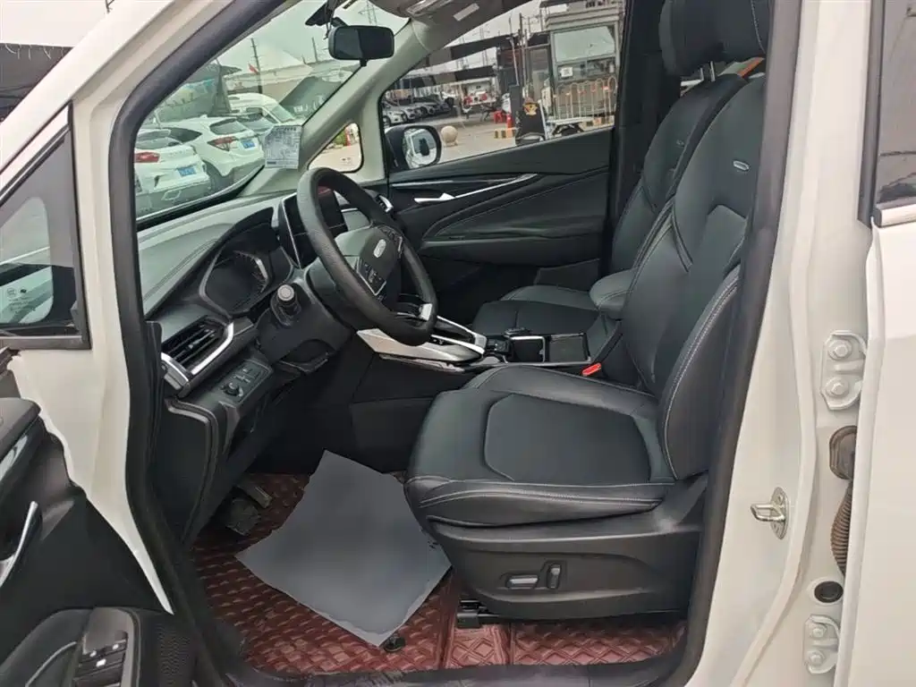 SAIC Maxus Maxus G50 2019 1.5T First Edition Automatic Luxury 6-Seater фото 15