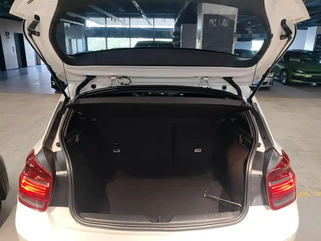 BMW 1 Series (Import) 2013 Facelift 116i Urban Model фото 19