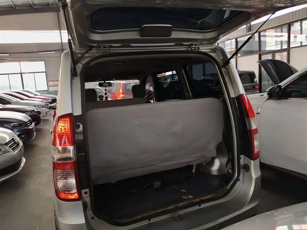 Wuling Motors Wuling Hongguang 2014 2010 1.2L Basic (China IV)