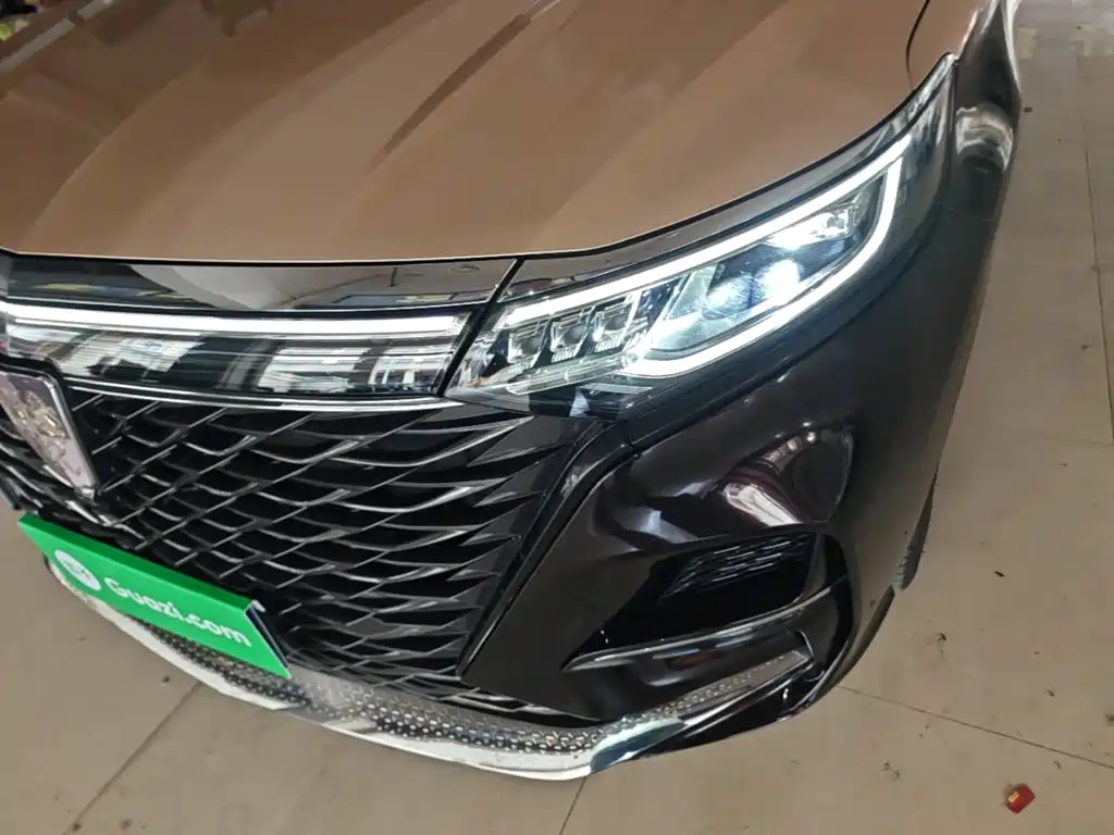 Фото 24 - Roewe iMAX8