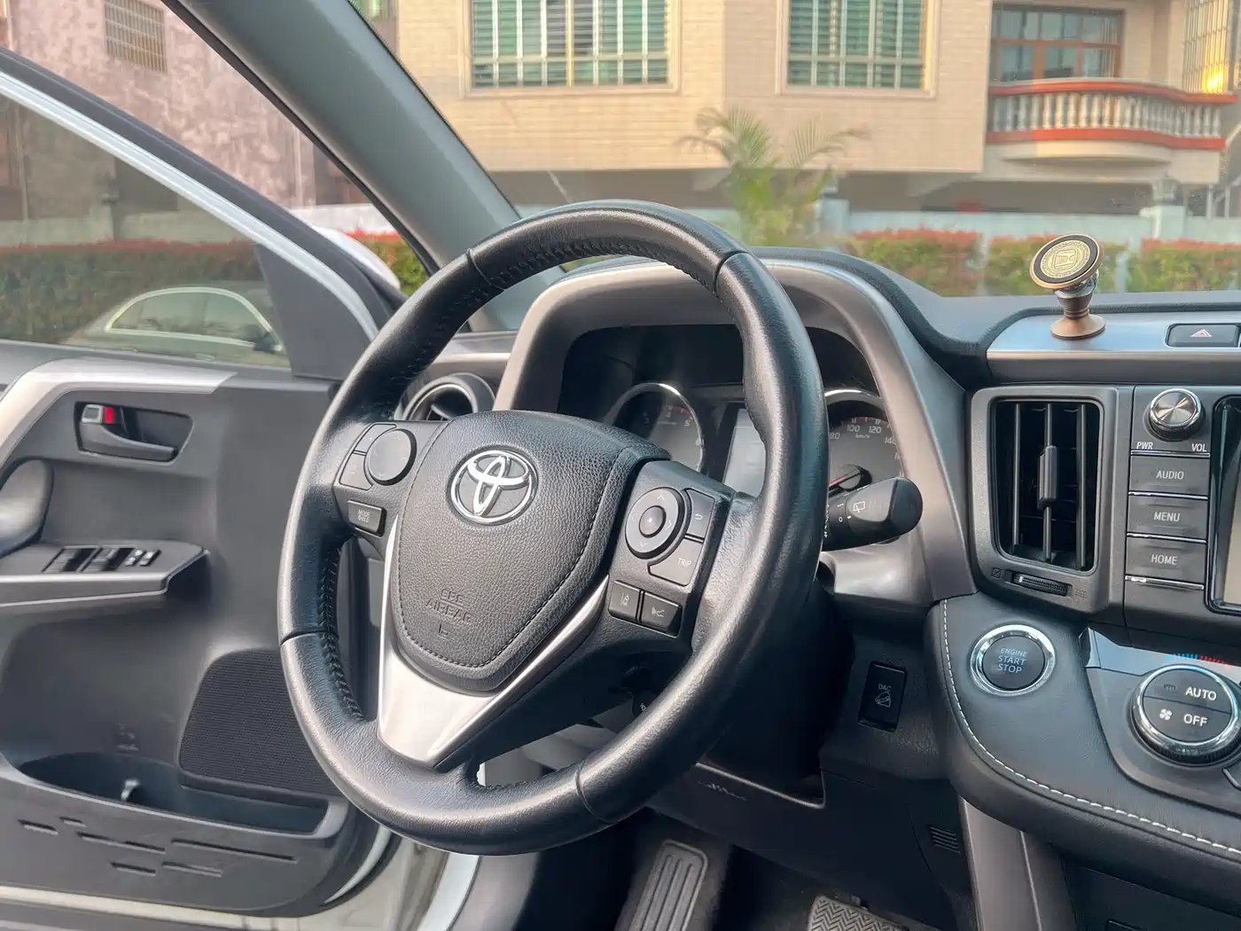 Toyota RAV4 Rongfang 2018 2.5L Automatic 4WD Elite i Edition фото 13