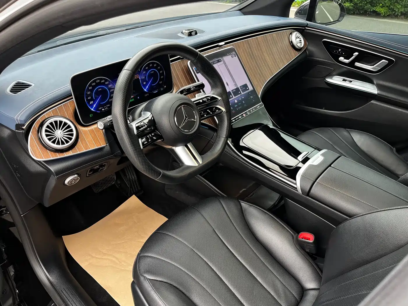 Mercedes-Benz EQE 2022 350 Pioneer Edition фото 8