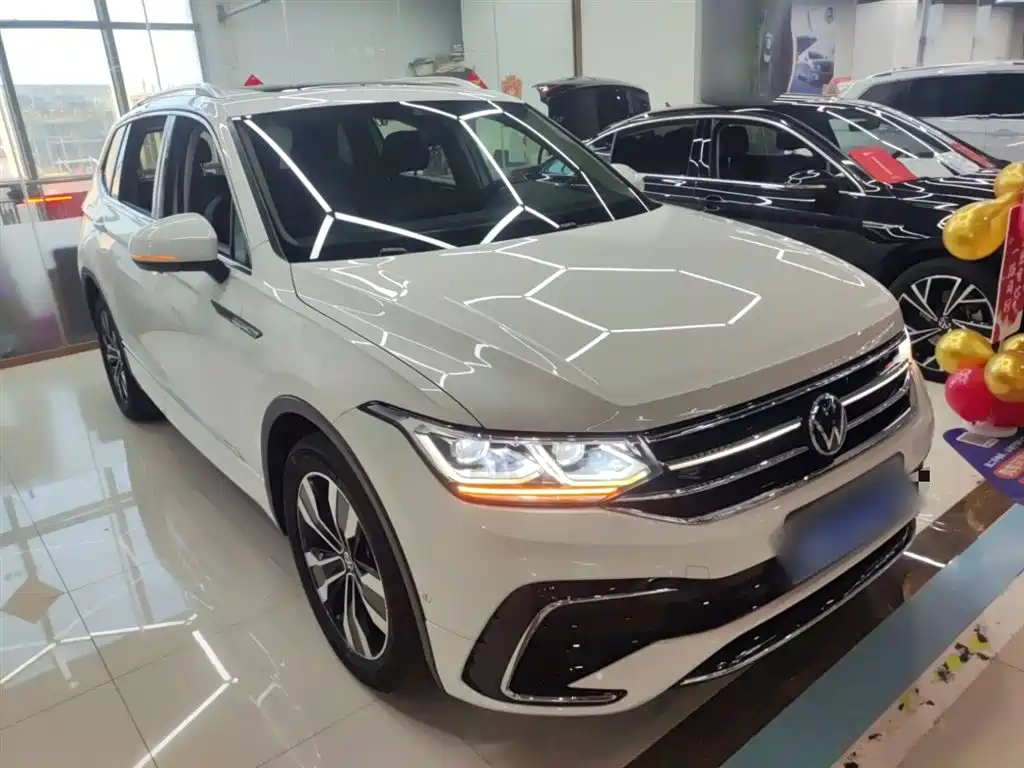 Volkswagen Tiguan L 2022 380TSI Automatic 4WD R-Line Flagship 7-Seater фото 4