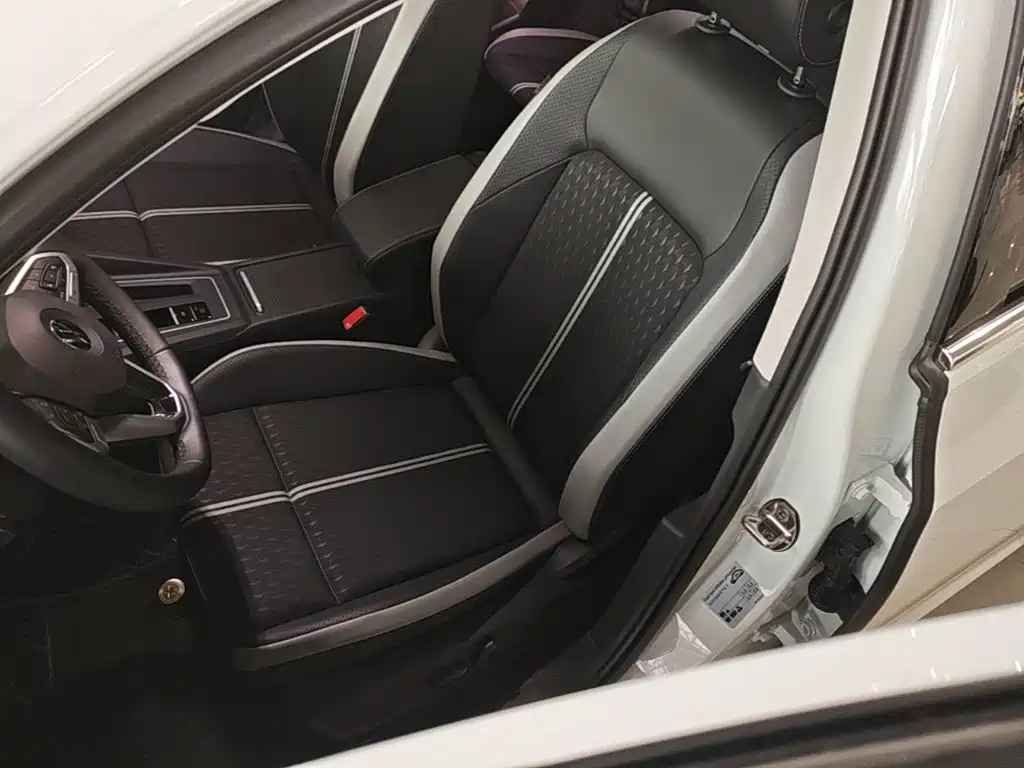Photo 15 - Volkswagen Golf