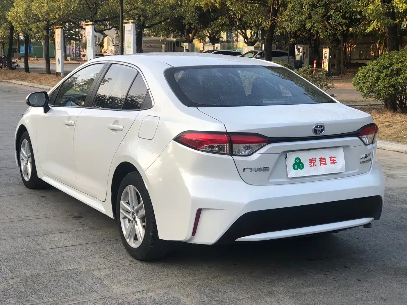 Toyota Levin 2021 Dual Engine 1.8H E-CVT Luxury Edition фото 6
