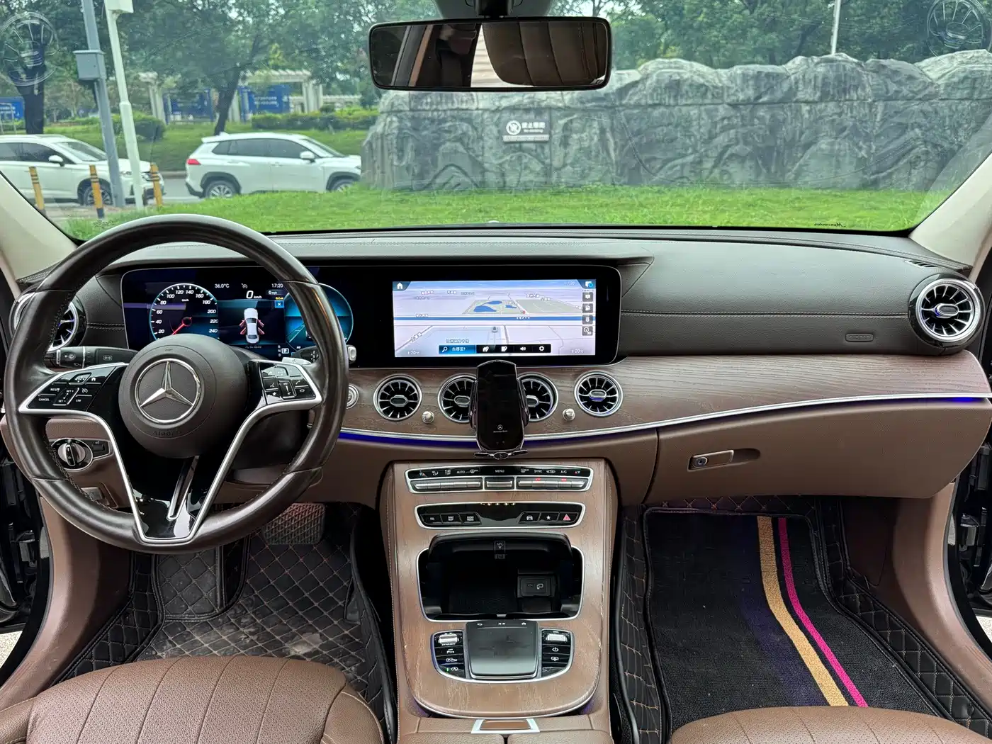 Mercedes-Benz E-Class, миниатюра 11