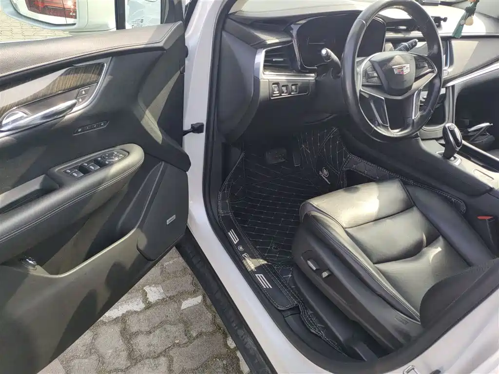 Cadillac XT5 2016 25T Luxury Model фото 16