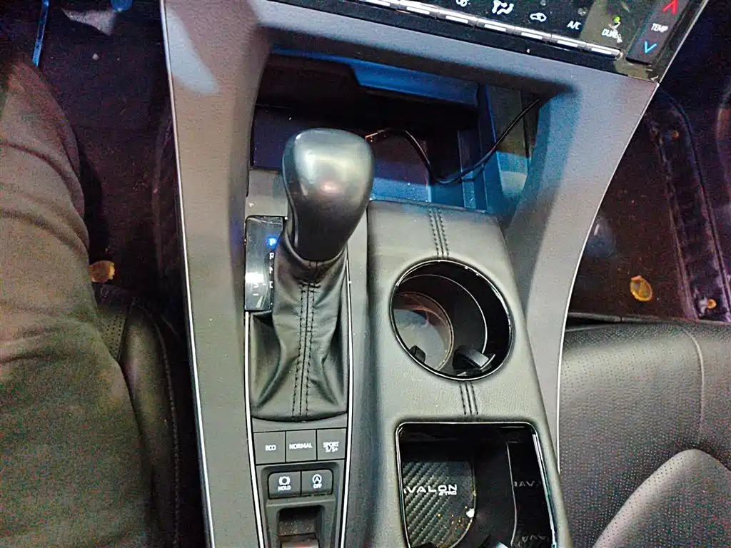 Toyota Avalon 2021 2.5L Luxury Edition фото 11
