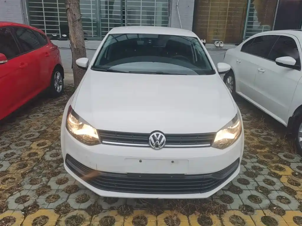 Volkswagen Polo 2016 1.4L Manual Trend фото 3