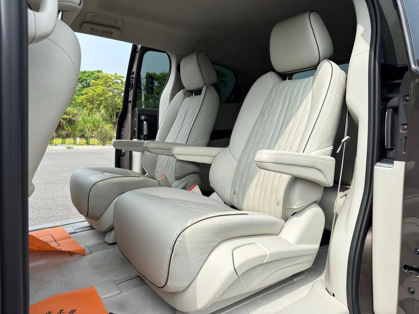 Buick GL8 2022 Land Business Class 652T Luxury фото 12