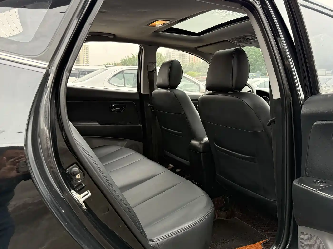 Hyundai Elantra 2011 1.6L Manual Luxury фото 17