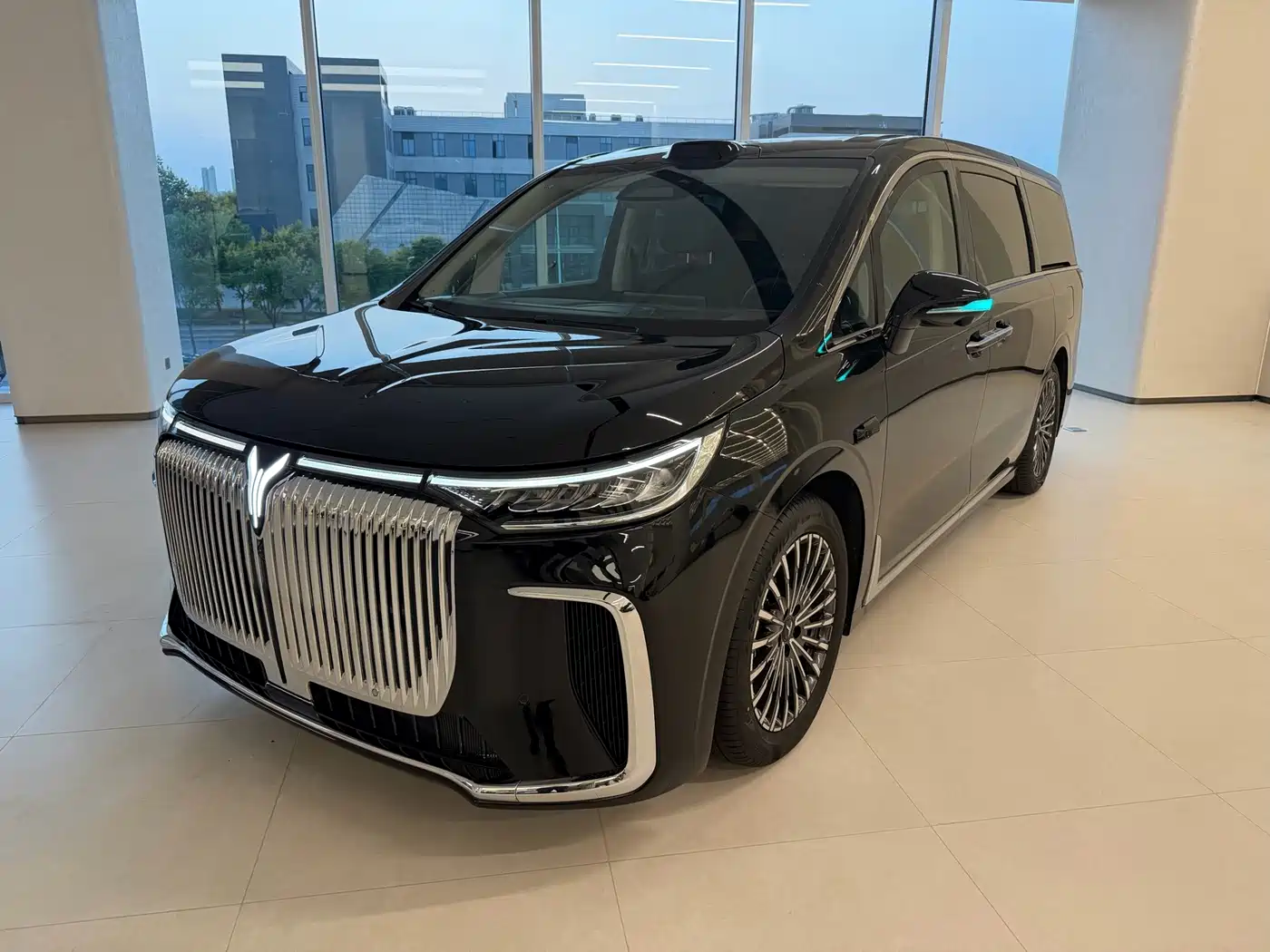 Voyah Dreamer 2025 2025 Model PHEV Basic Version