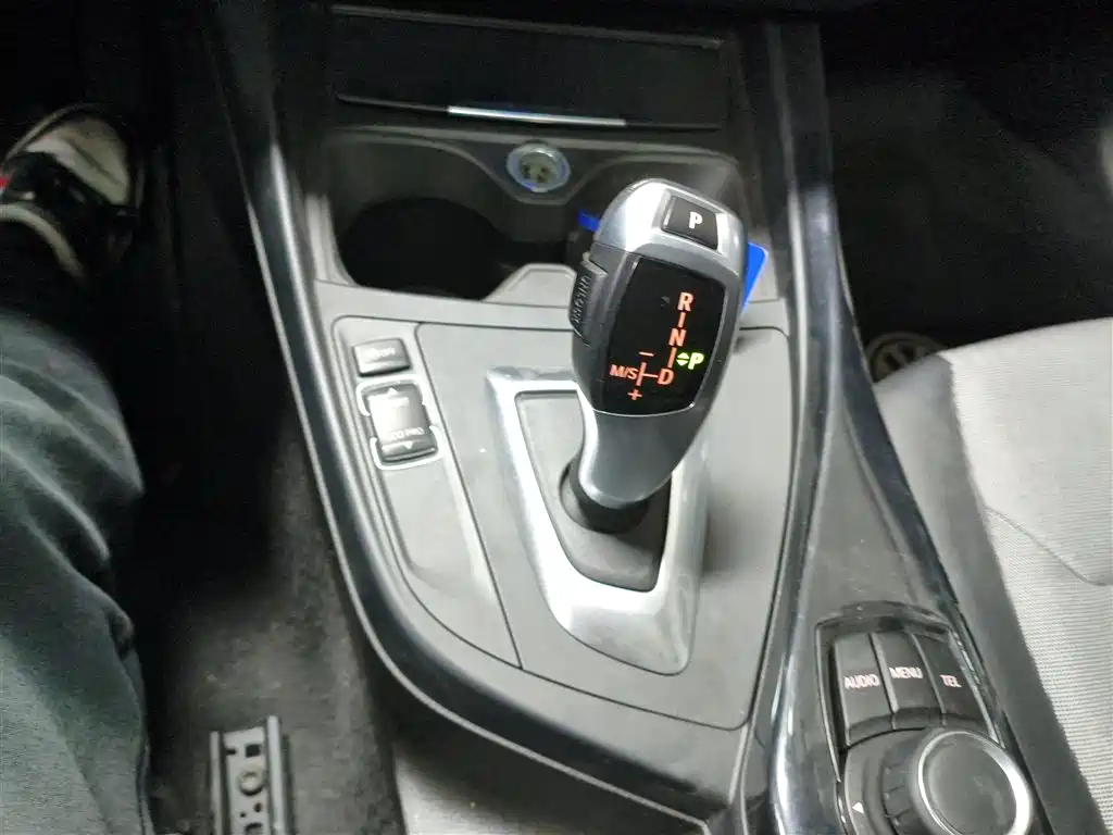 BMW 1 Series (Import) 2013 Facelift 116i Urban Model фото 14