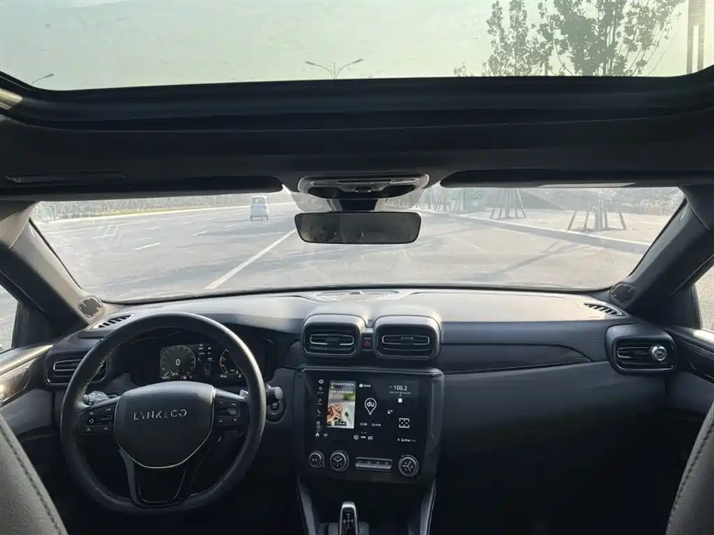 Lynk & Co 03 2021 2.0TD Auto Jin Plus фото 10