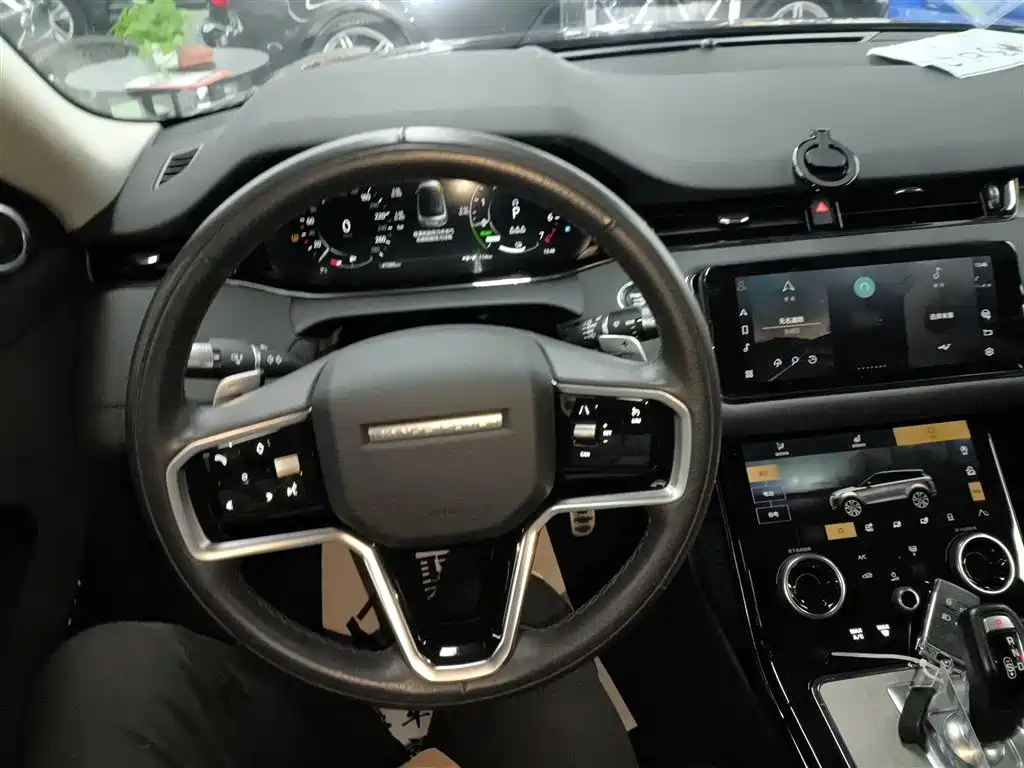 Land Rover Range Rover Evoque New Energy 2021 Range Rover Evoque L P300e Luxury фото 12