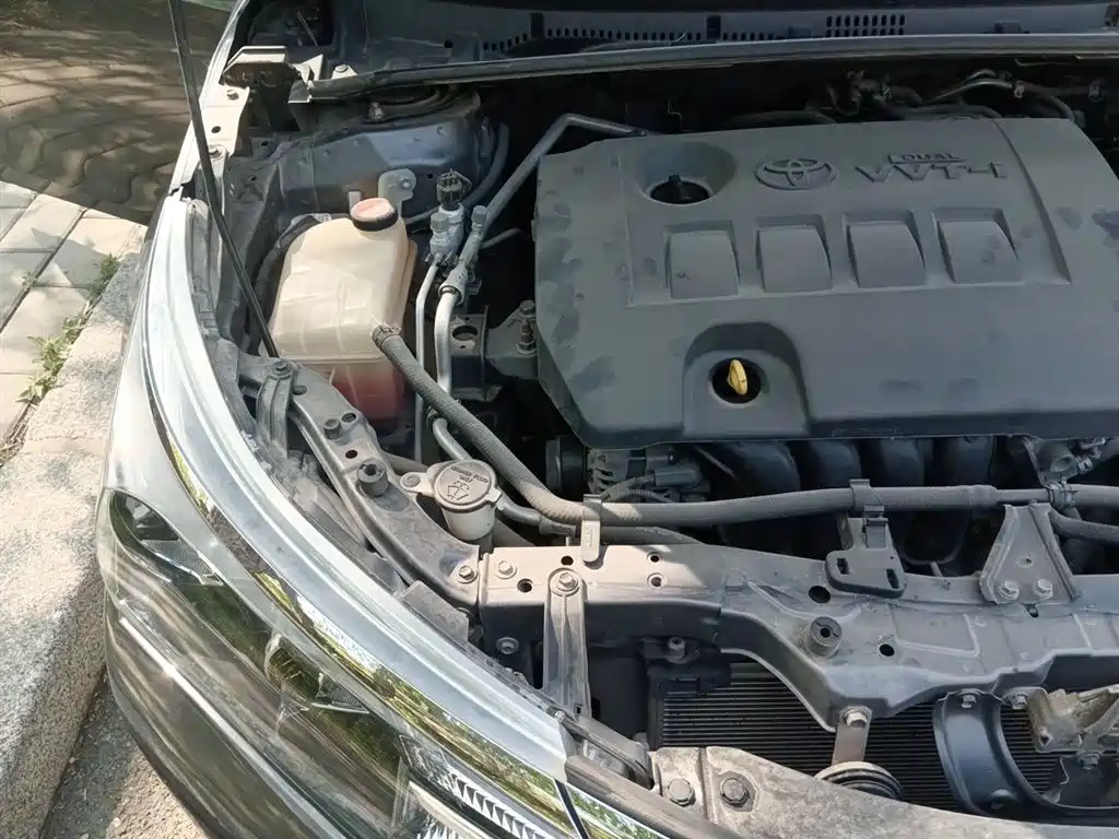 Toyota Corolla 2014 1.6L CVT GL фото 23