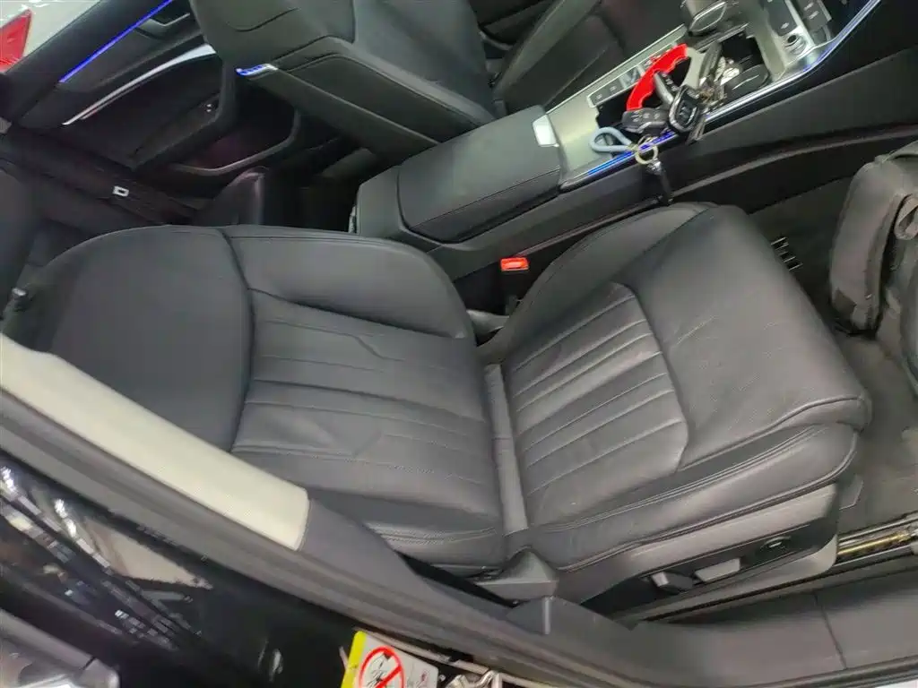 Audi A6L 2021 45 TFSI Exclusive Elegance фото 17