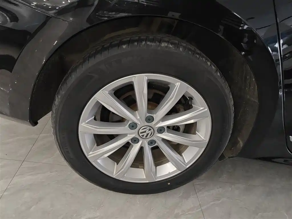 Volkswagen Passat 2017 330TSI DSG Prestige фото 26