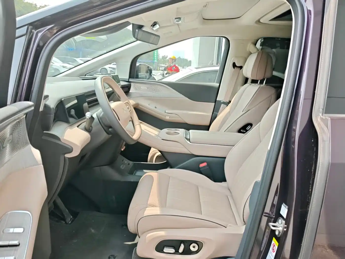 XPeng X9 2025 2025 Extended Range Edition