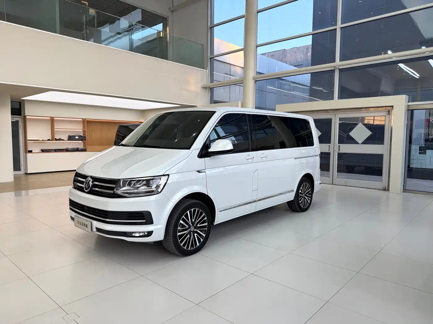 Volkswagen Multivan 2019 2019 2.0TSI 4WD Premium 7-seater