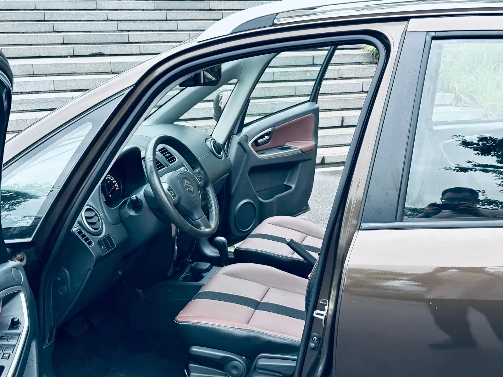 Photo 7 - Suzuki SX4