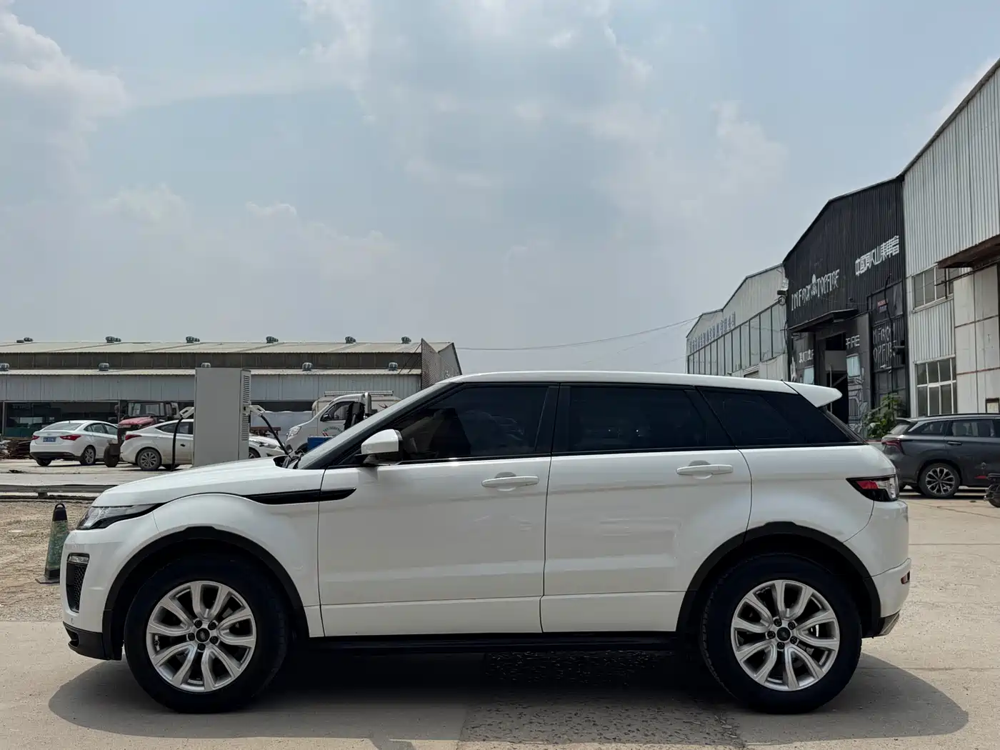 Land Rover Range Rover Evoque 2017 2.0T HSE DYNAMIC Edition фото 8