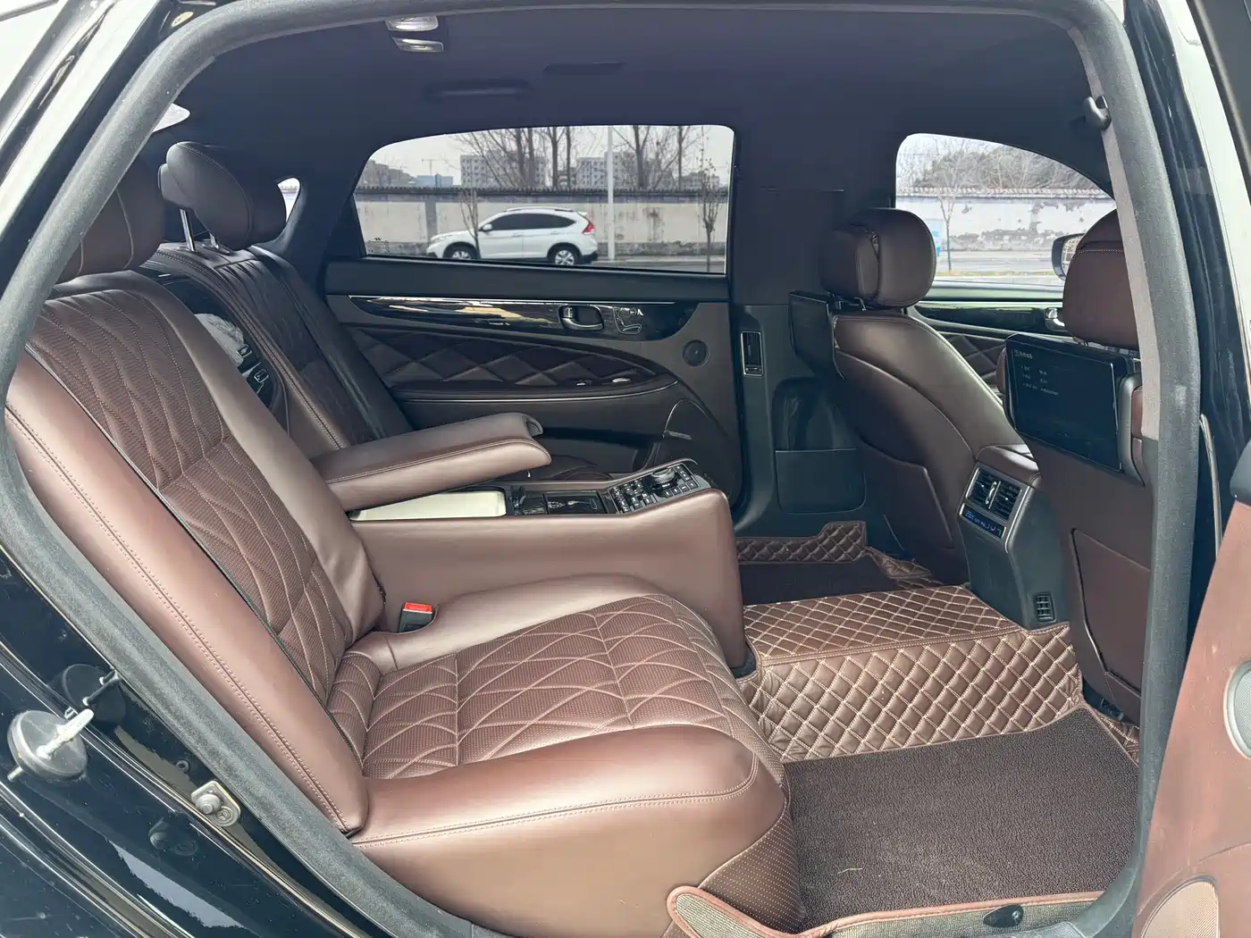 Hyundai Equus 2014 5.0 GDi Extended Flagship фото 3