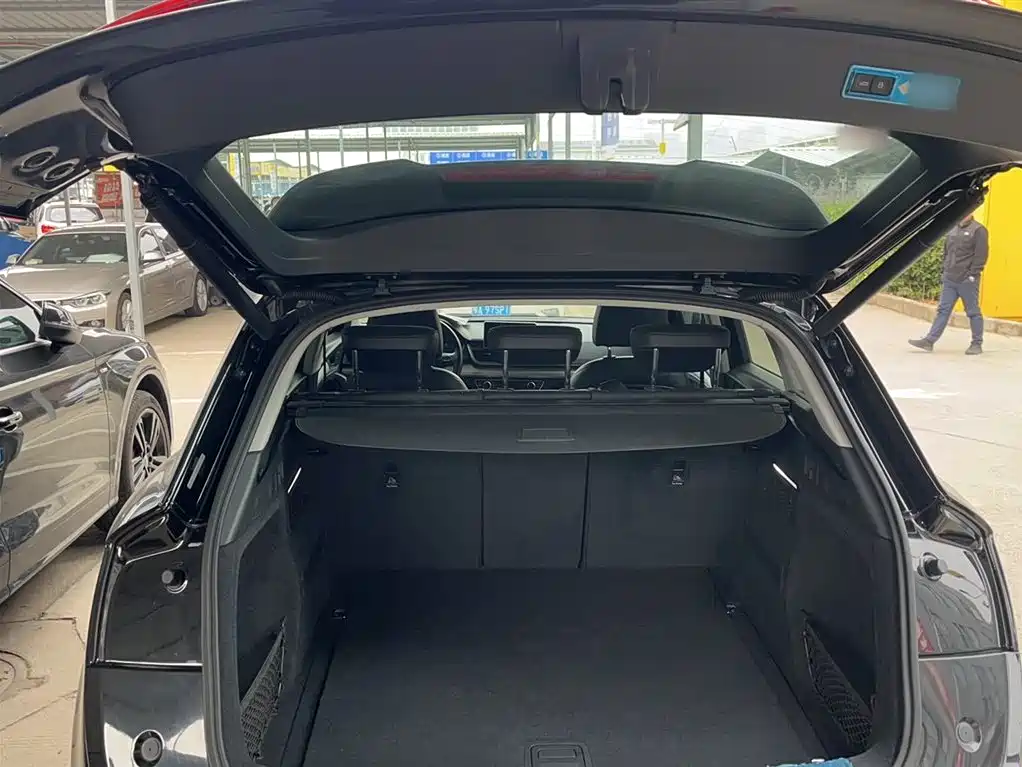 Audi Q5L 2020 Facelift 40 TFSI Honor Fashion фото 17