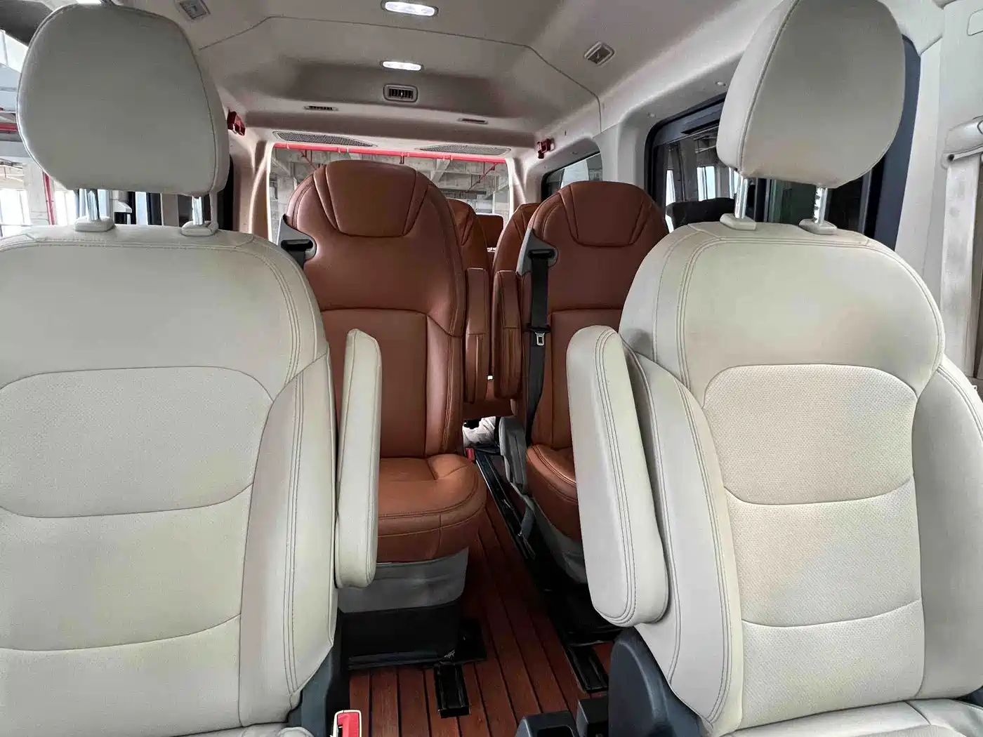 SAIC Maxus Xintu V90 2023 2022 2.0T Auto Zhida Operation RWD Long Wheelbase High Roof Single Rear Tire 9-Seater