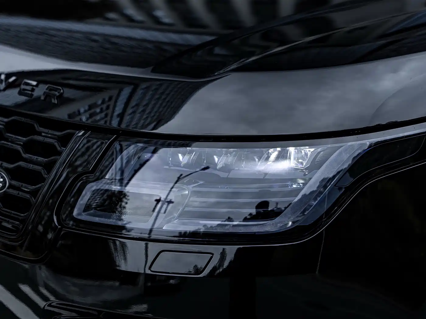 Land Rover Range Rover 2020 3.0 L6 Supreme Creation Extended Version фото 3