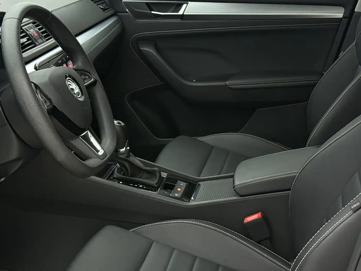 Škoda Superb 2023 TSI280 DSG Premium Edition фото 20