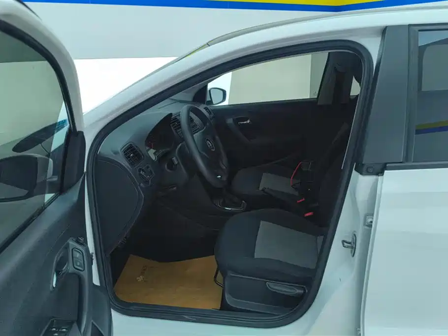Volkswagen Polo 2018 1.5L Auto Safe Drive фото 9