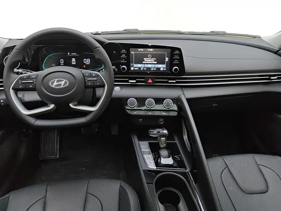 Hyundai Elantra 2023 1.5L CVT GLX Elite Edition фото 12