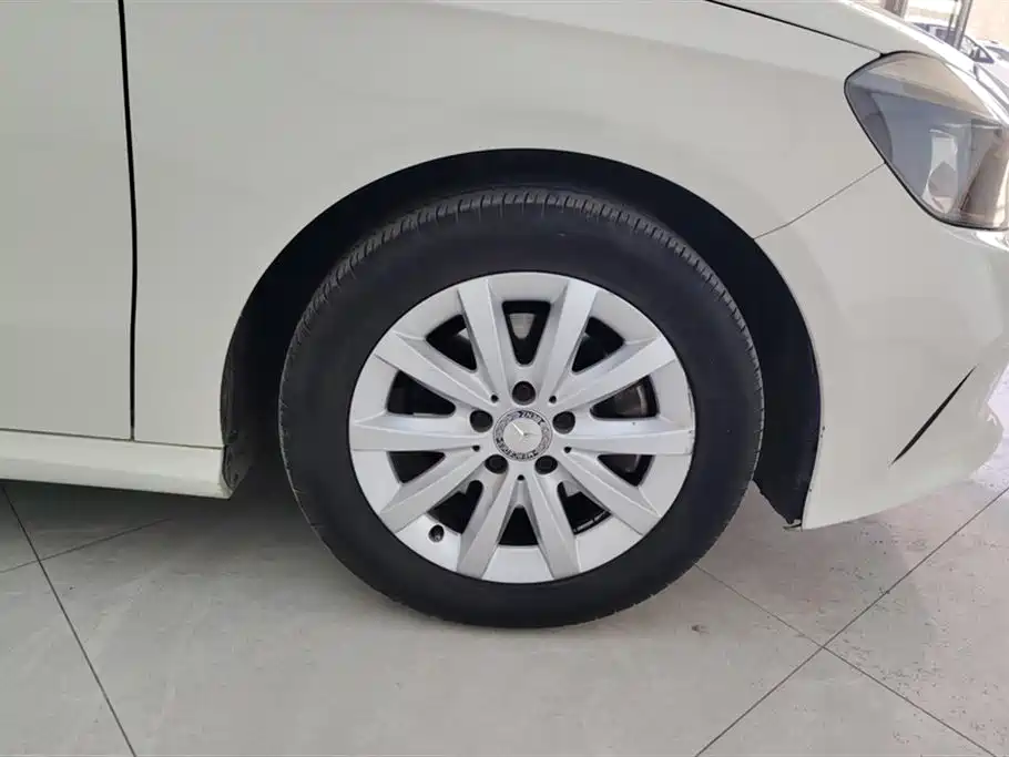 Mercedes-Benz A-Class (Import) 2016 A 180 фото 6