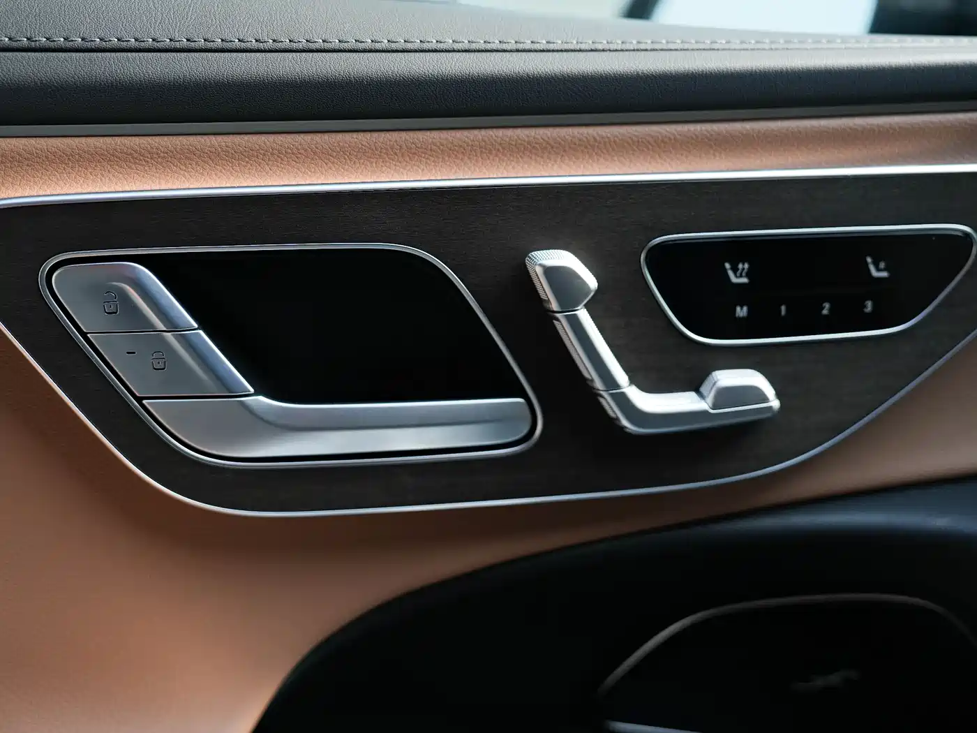 Mercedes-Benz E-Class 2024 E 300 L Fashion фото 35