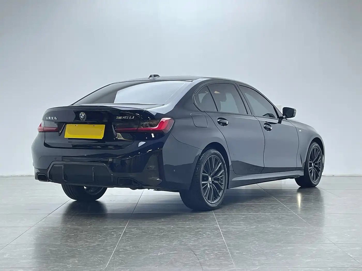 BMW 3 Series 2023 325Li M Sport Black Night Package фото 3