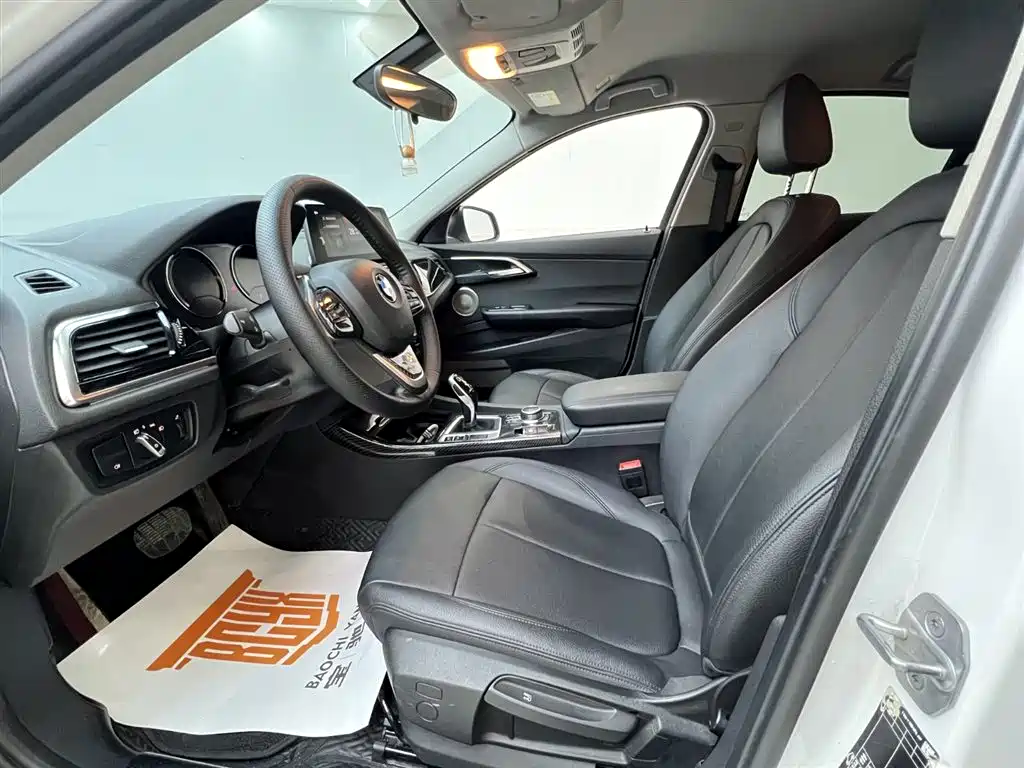 BMW 1 Series 2021 120i M Sport фото 14