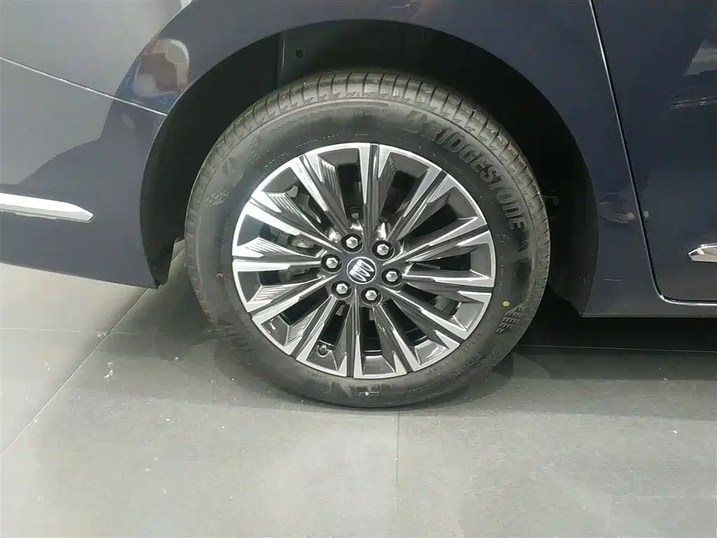 Buick GL8 2025 Model Landglory Smart Edition фото 26