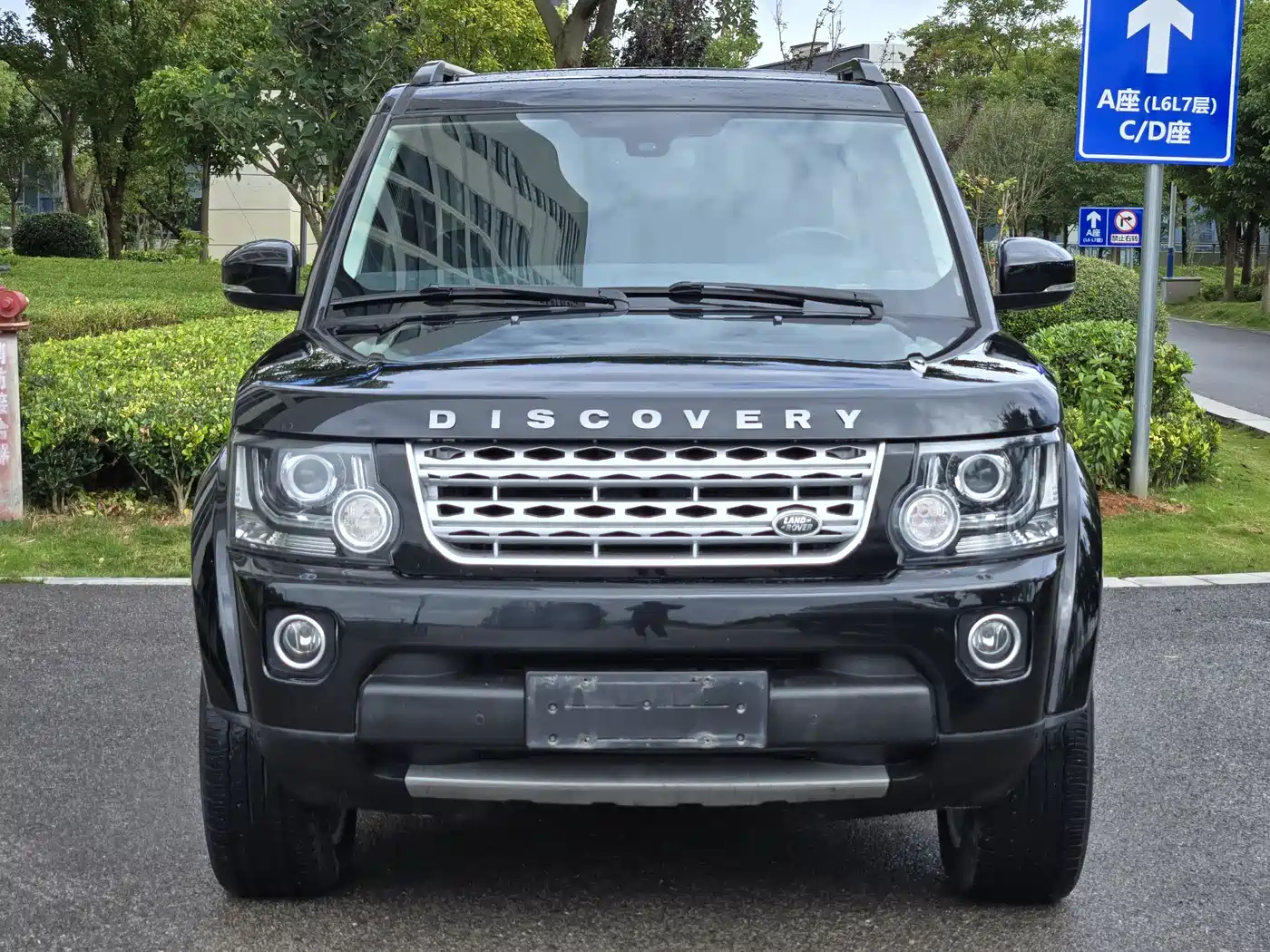 Land Rover Discovery 2015 3.0 SDV6 HSE Diesel фото 2