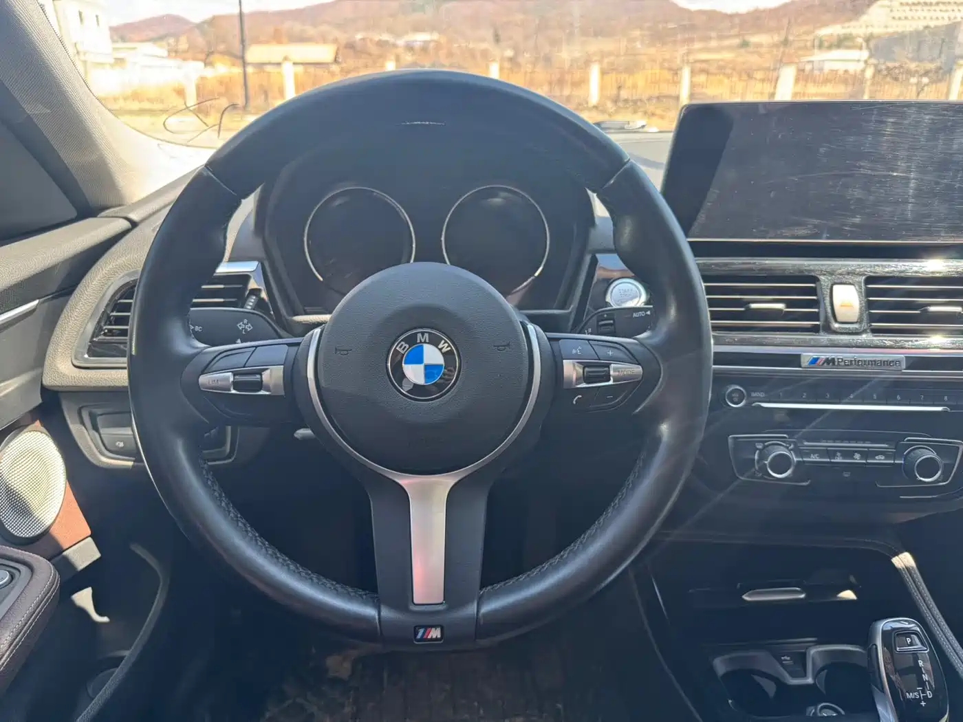 BMW 1 Series 2022 120i M Sport Shadow Edition фото 10