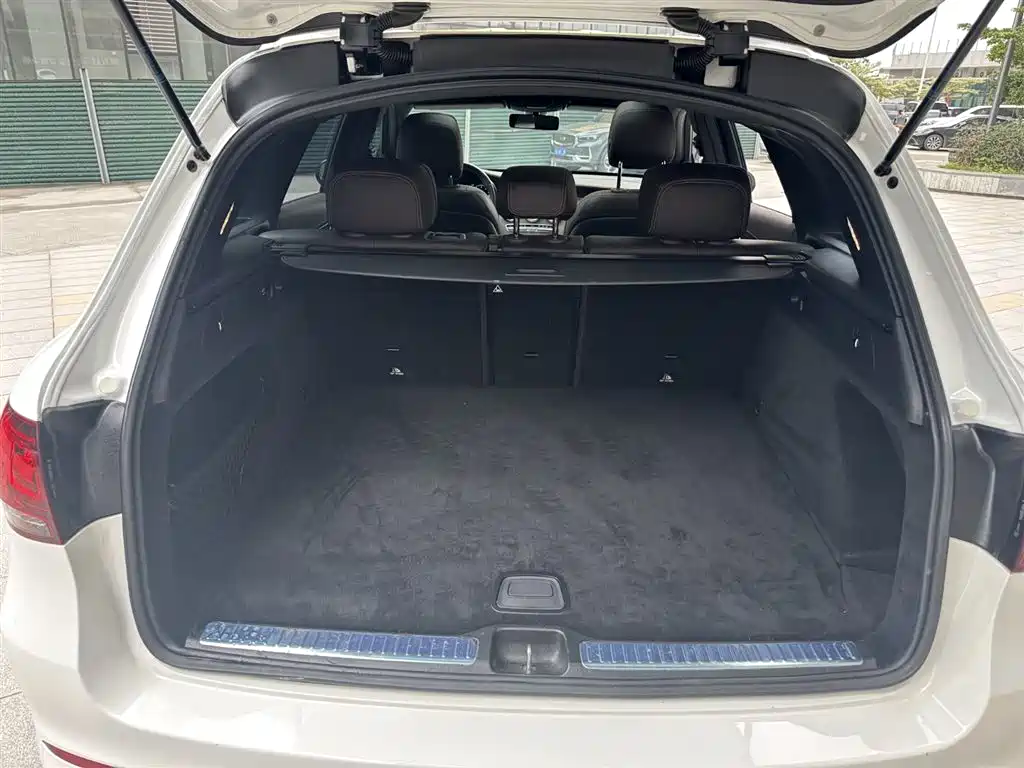 Mercedes-Benz GLC 2020 Facelift GLC 260 L 4MATIC Luxury фото 19