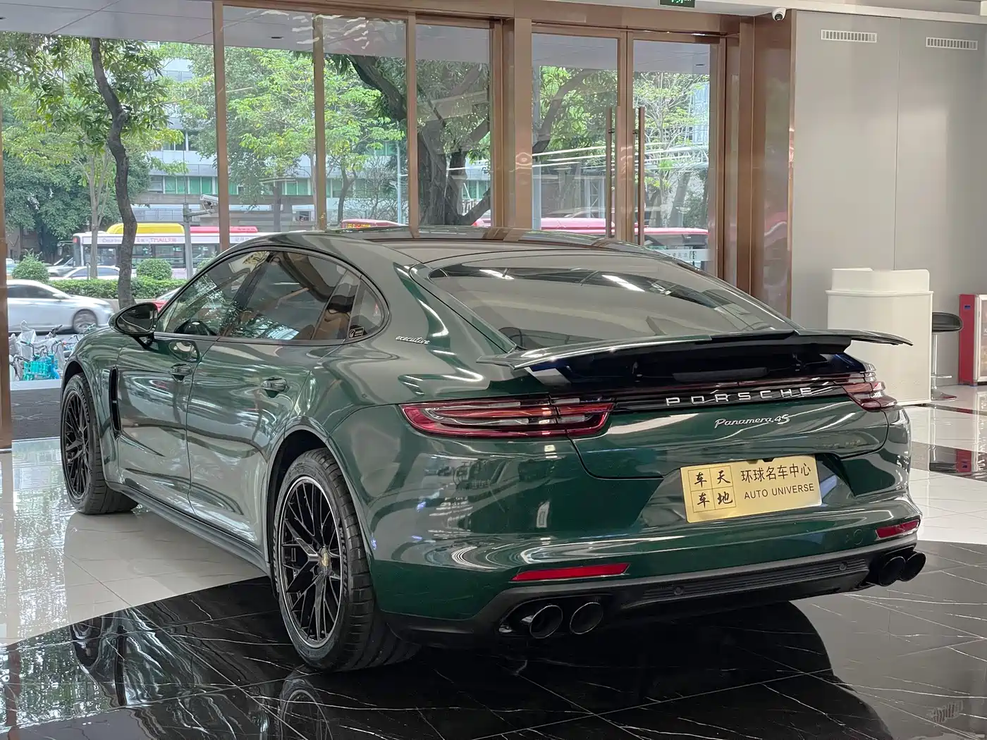 Porsche Panamera 2017 Panamera Executive Long Wheelbase 3.0T фото 8