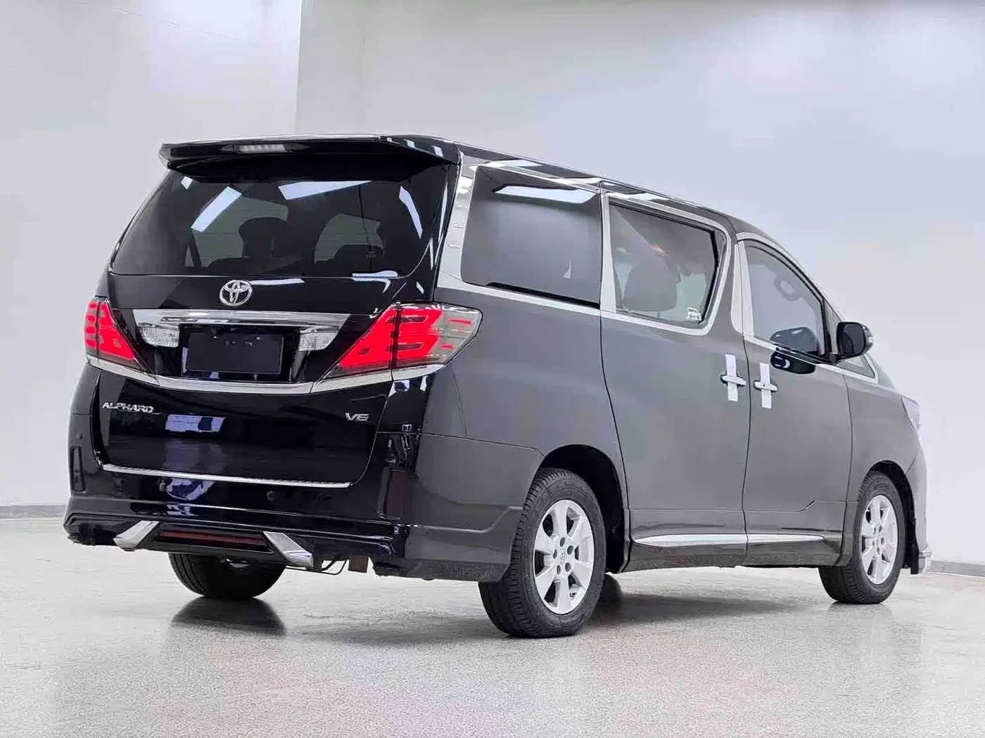 Toyota Alphard 2012 3.5L Luxury Edition фото 28
